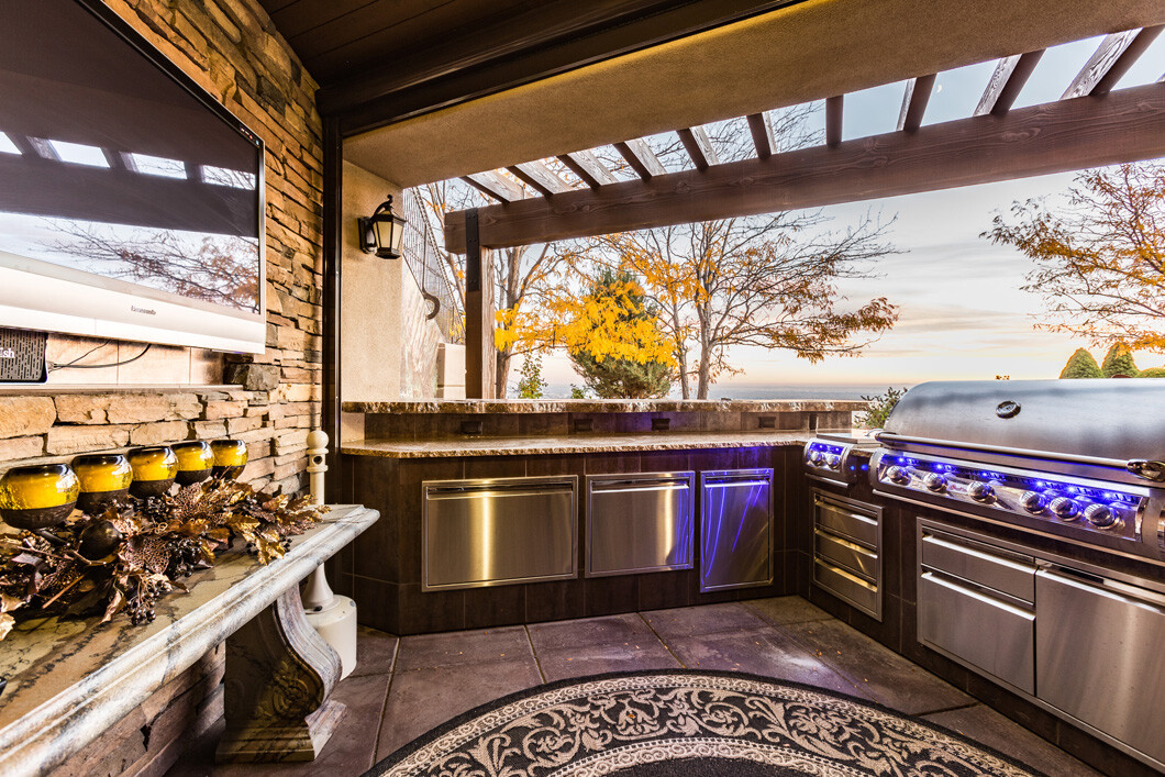 Quail Ridge Outdoor Kitchen & Trellis